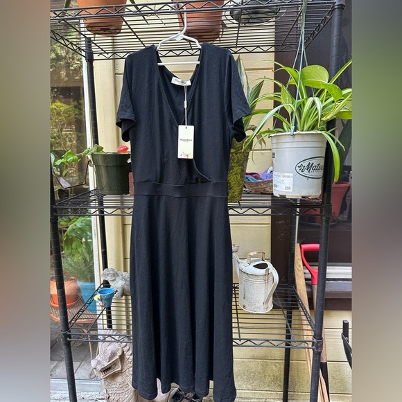 NWT MANYDRESS Black A-Line Midi Wrap Dress with Tie Front Size M - Picture 3 of 7